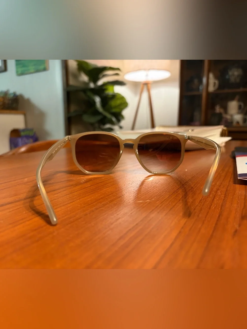 Ray-Ban Sunglasses – Beige/Tan Frame – Brown Gradient Lenses – Needs Adjustment